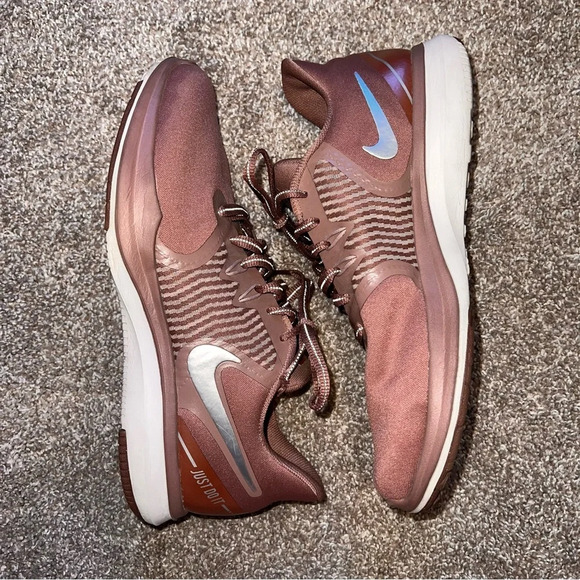 Nike Training in Season TR 8 Sneakers Women's size 8 - Picture 2 of 8